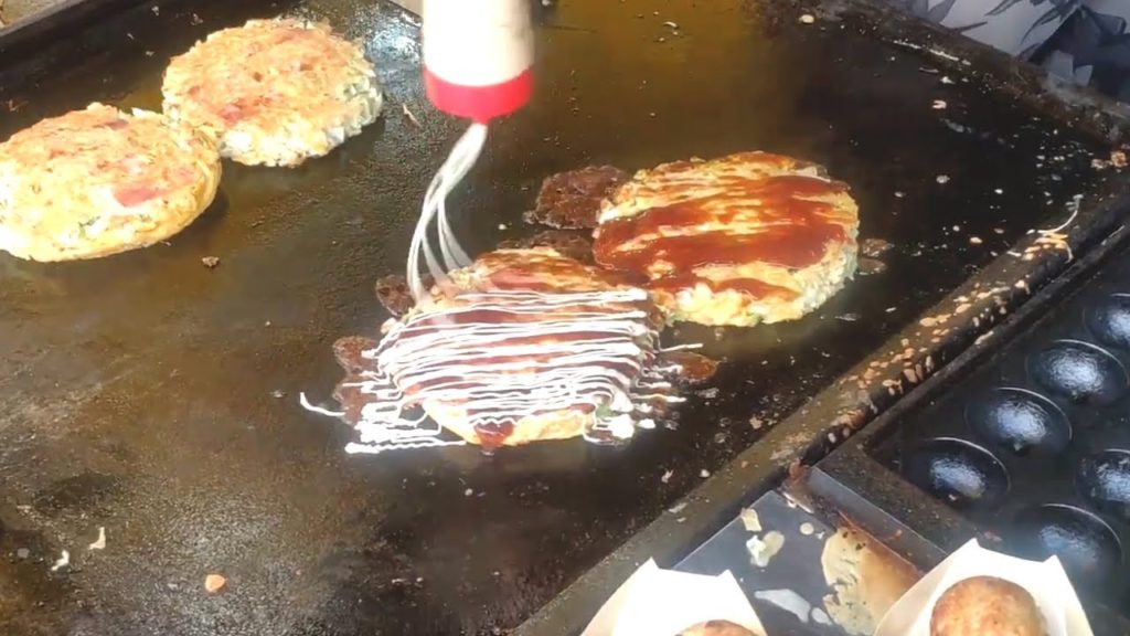 Okonomiyaki Japan - Good sauce Good taste - Street Food