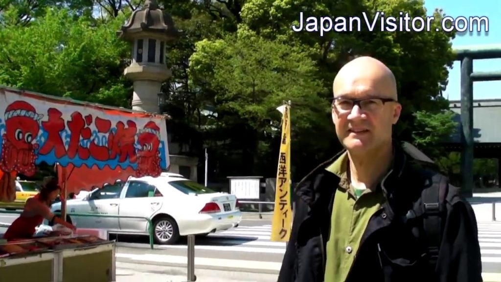 JapanVisitor tours Yasukuni Shrine, Tokyo - Part 1　 靖国神社　パート１