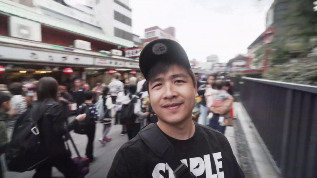 Visiting Asakusa (Looking for effective charm) - Baby Alicia GO TOKYO!