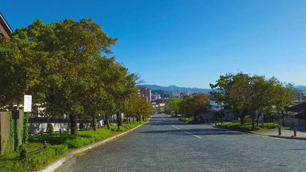 山と海と路面電車の街 | 函館元町の美しい街並み – 4K UHD 山と海と路面電車の街 | 函館元町の美しい街並み - 4K UHD