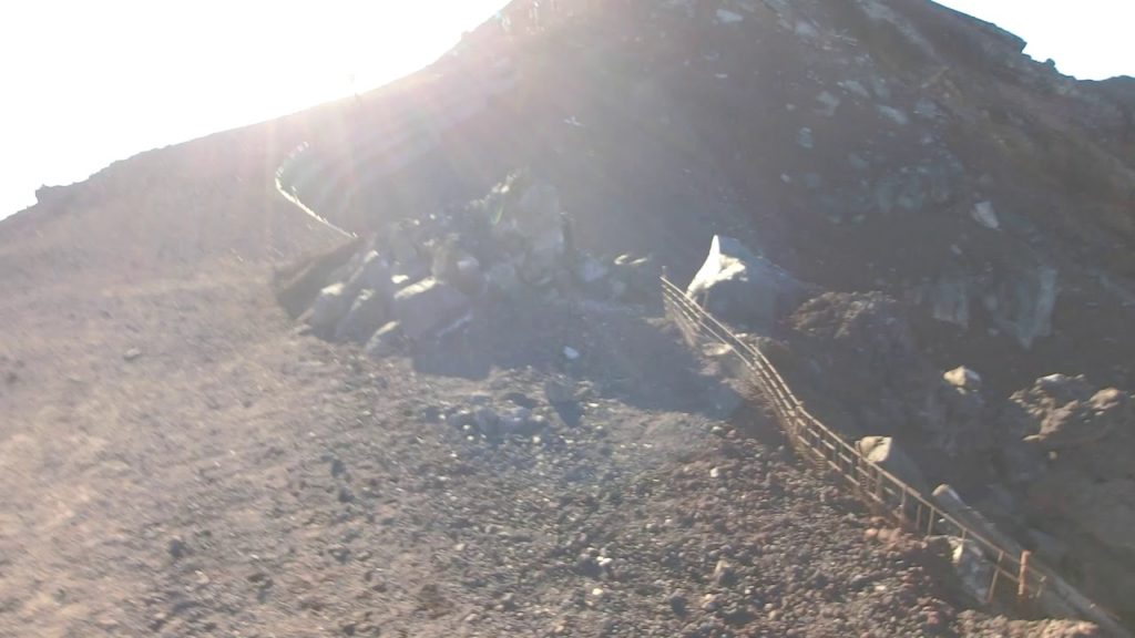 富士山 夕方 お鉢巡り(富士宮口頂上→馬の背→剣ヶ峰3776m) 富士山登山動画