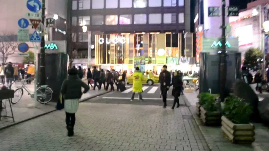 アキーラさん散策！東京・夜の新宿駅南口付近2！Shinjuku,Tokyo,Japan