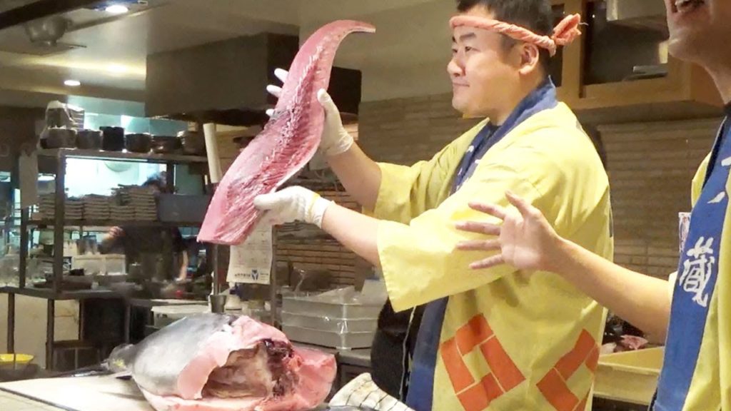 A Nightlife in Shinjuku (Tuna Cutting Show, Meetup Announcement)