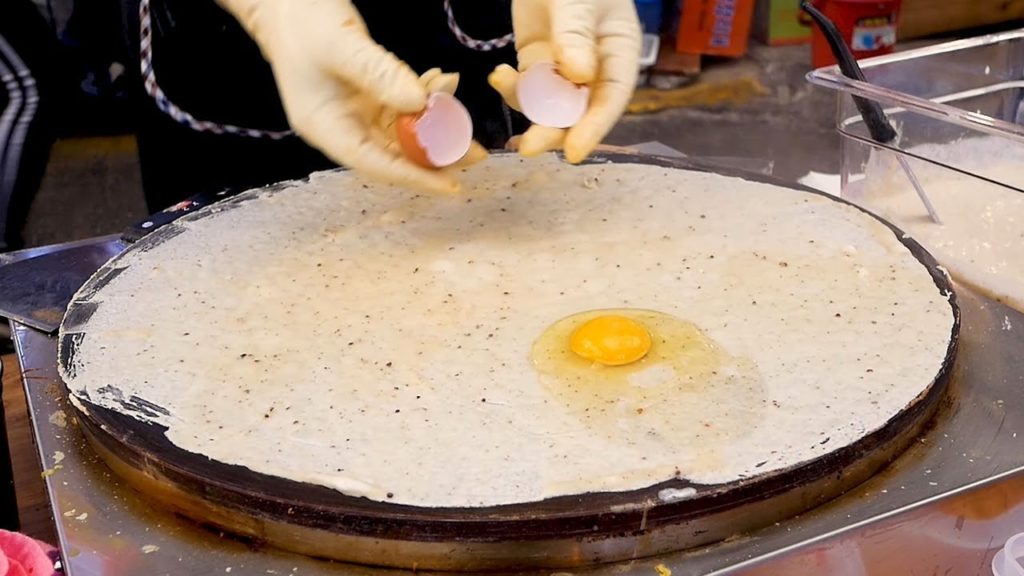 Chinese savior crepe (Jian bing) - Korean street food