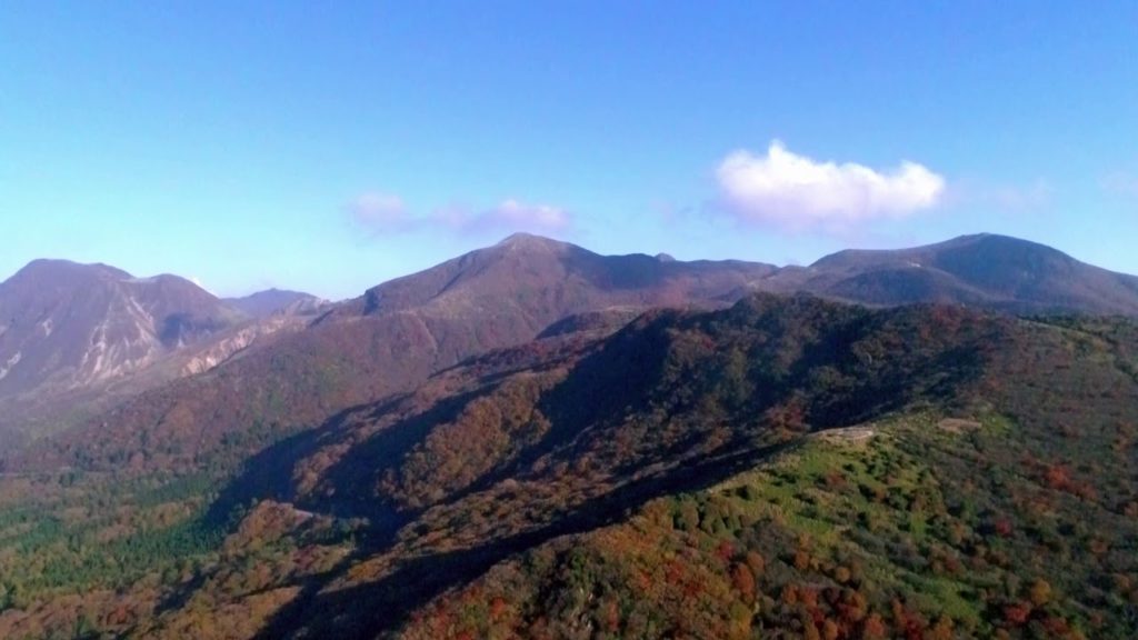 九重連山 紅葉 三俣山から星生山 ドローン撮影 Drone video of Kuju mountain range 九重連山 紅葉 三俣山から星生山 ドローン撮影 Drone video of Kuju mountain range