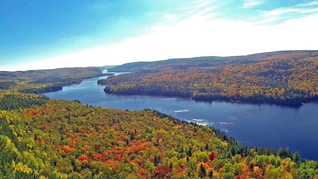 Be inspired by autumn colours in a thousand ways at La Mauricie National Park