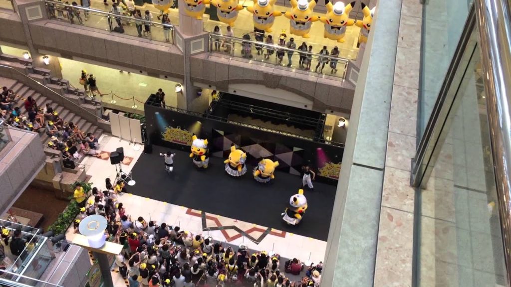 Pikachu Outbreak! Pokemon Yokohama Minato mirai – Danse à Landmark plaza