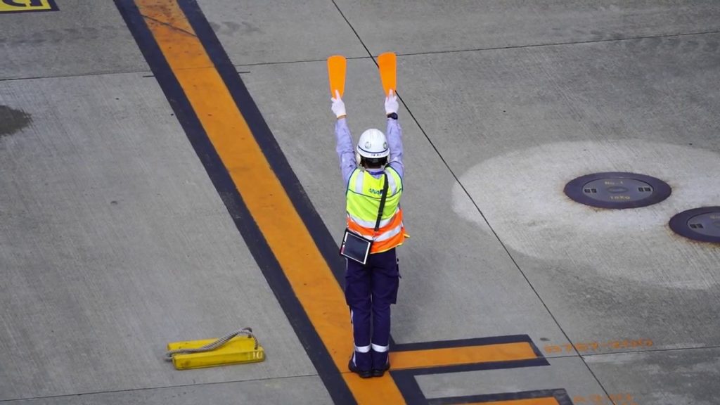 【グランドハンドリング】中部国際空港のマーシャラー Marsheller at Chubu International Airport