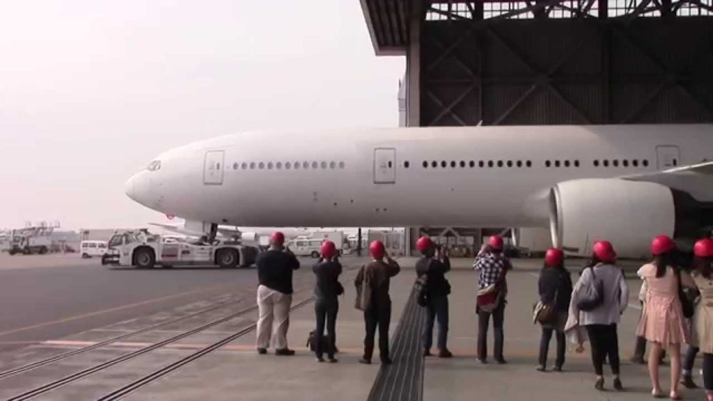 さよならスピカ JL/JAL B777-300 JA8942 羽田空港新整備場 日本航空 格納庫より出発 RJTT/HND さよならスピカ JL/JAL B777-300 JA8942 羽田空港新整備場 日本航空 格納庫より出発 RJTT/HND