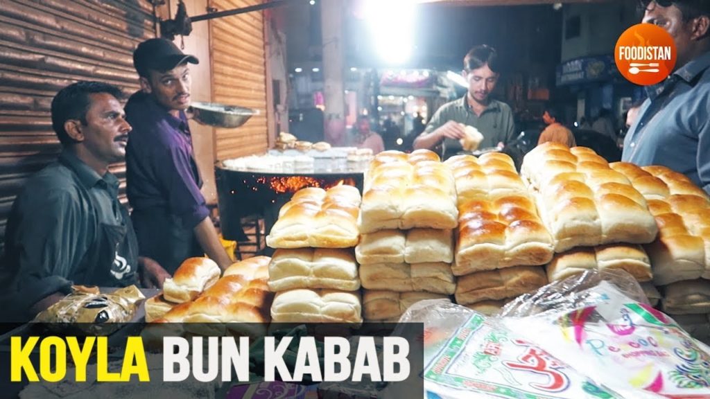 Koyla Bun Kabab Street Food Of Karachi, Pakistan | Amazing Cooking Skills | Egg Anda Burger