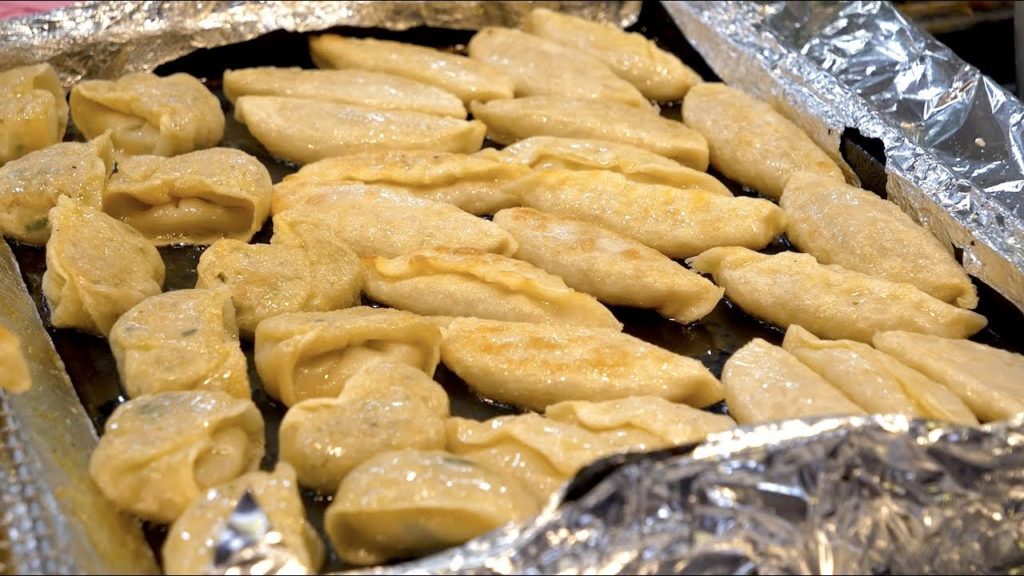 Korean Street Food - Sizzling Fried Dumplings | Night Market