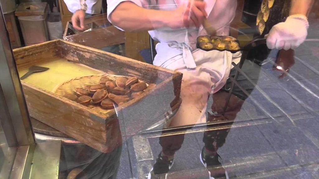 Lively and Fun Tour of Asakusa Nakamise Shopping Street Tokyo