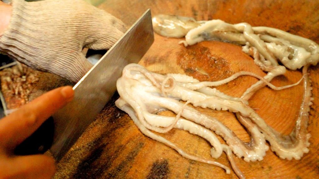 Chinese Food: MOVING OCTOPUS STIR FRY | Guangzhou, China