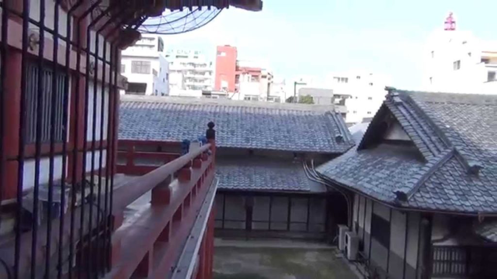 18 Florian auf Tour - Nagoya - Osu Kannon Tempel (feat. Taubenkacke)