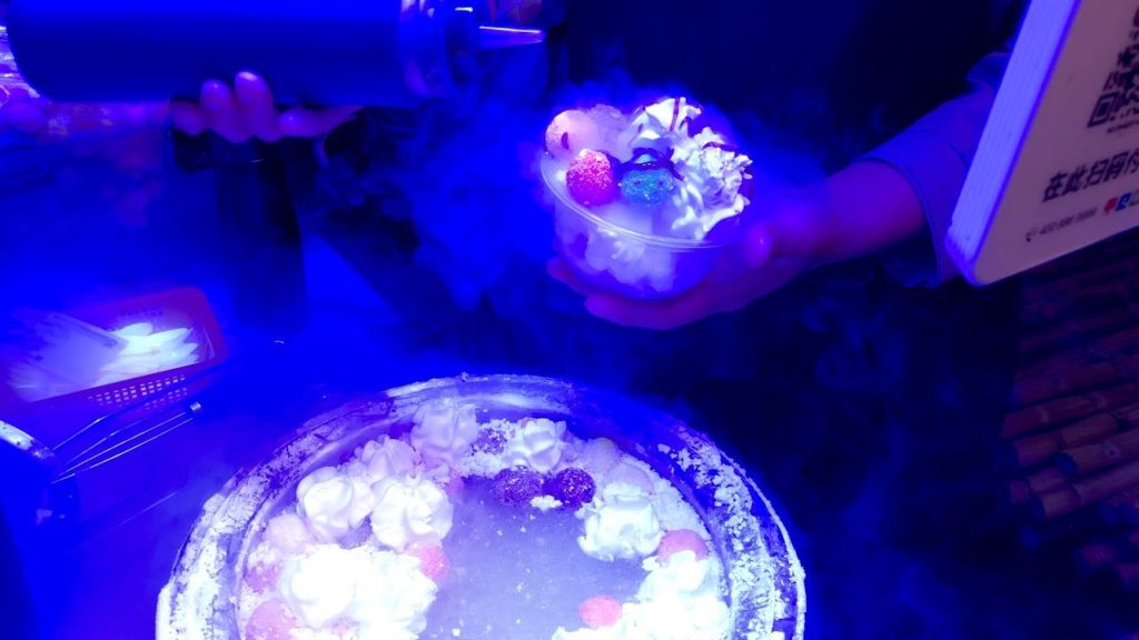 中国屋台 マイナス79度のスイーツ　Chinese Street Food - Fast Freezing Liquid Nitrogen Ice Cream