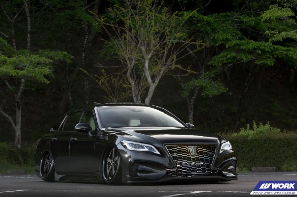 @aless_group Toyota Crown on WORK Equip E05 #artofwheel #equip #e05...