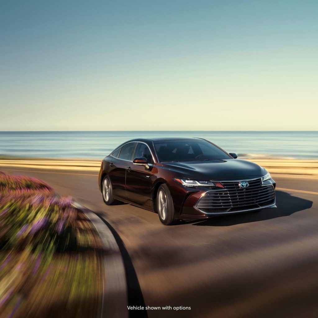 Keep up with a new level of #Hybrid refinement. #Avalon #LetsGoPlaces...