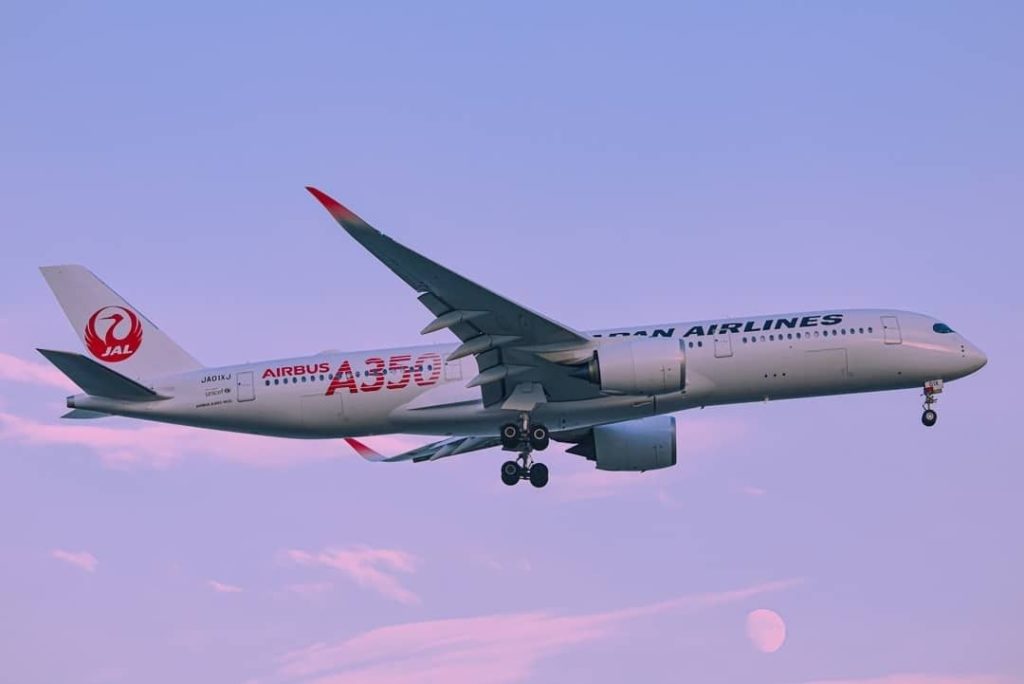 .
Have you already met the #JAL #A350? ︎If not, allow us to introduce you :) #Wo...