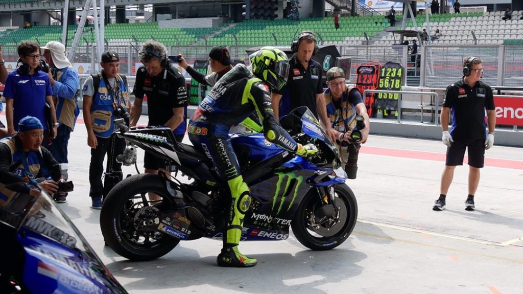 No time improvement for @valeyellow46 in FP3, but he’s still through to Q2, hold...