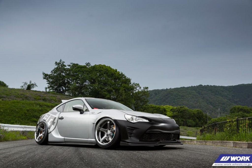 @todoroki2222 Toyota 86 on WORK Emotion T5R2P #artofwheel #t5r2p...