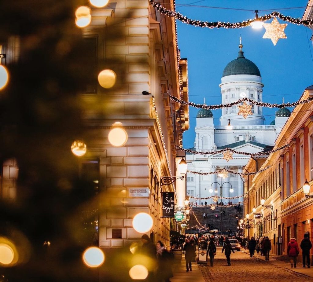 Japan Airline: .
The city of Helsinki is covered in Christmas! #WorldlyNovember
The Christmas M… .
The city of Helsinki is covered in Christmas! #WorldlyNovember
The Christmas M...