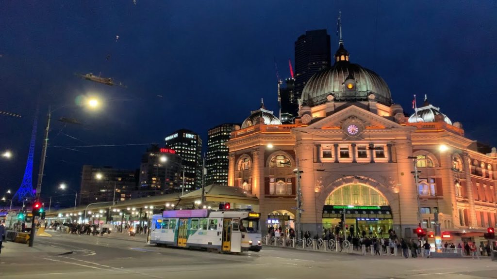 MELBOURNE AUSTRALIA | Travel Guide | Trams | Street Art | Sunset | Tigerair Review + Cockpit Visit