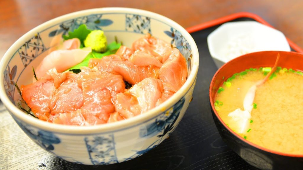 Tuna sashimi bowl,Yaidu 昼食は中トロ漬け丼を焼津さかなセンターで:Gourmet Report グルメレポート