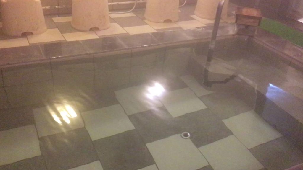 白馬八方温泉「まるいし」熱く極上の源泉かけ流し風呂