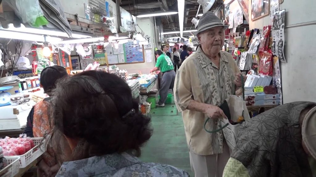 沖縄那覇牧志公設市場入口　okinawa naha makishi-public-market