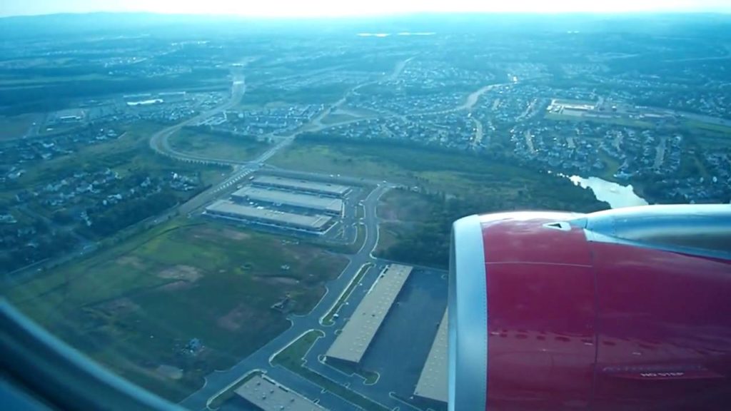 Virgin America A320-200 Landing at Washington Dulles from Los Angeles