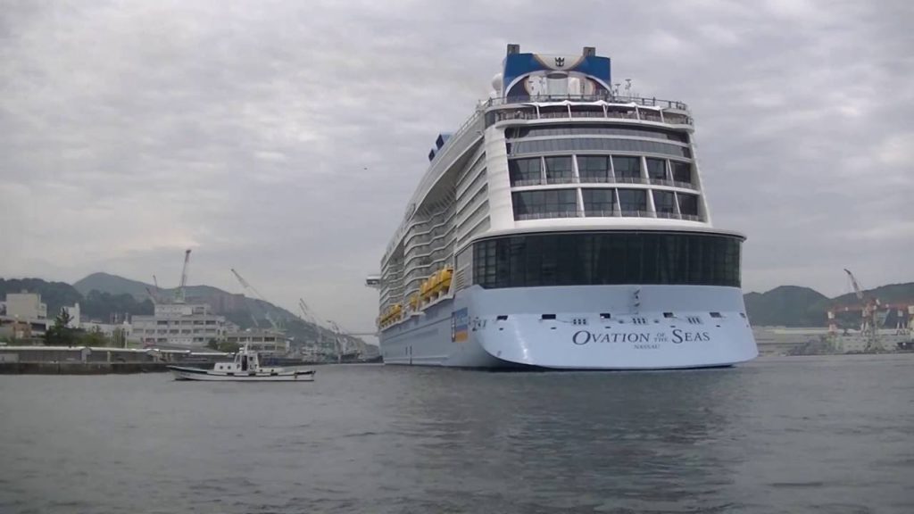 Time-lapse36 Ovation of the Seas big turn arrival in NAGASAKI-port. 3th. Sep.2016 10:27:40