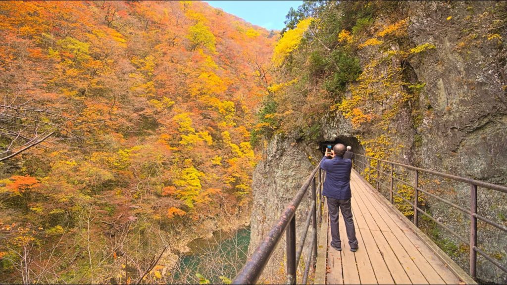 JG☆☆8K HDR 秋田 抱返り渓谷の紅葉 Akita,Dakikaeri Gorge in Autumn