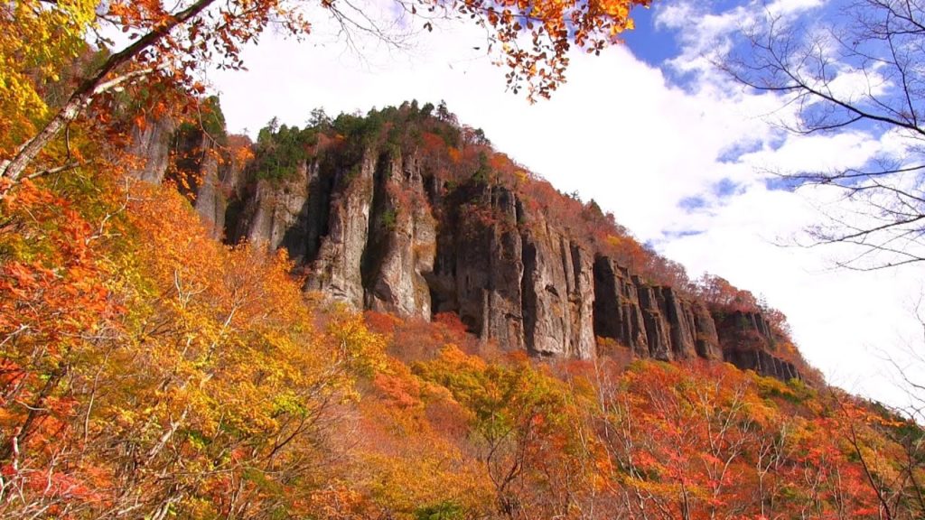 BANJI-IWA 日本の美しい風景 絶景の紅葉 宮城県二口渓谷 名勝磐司岩 Japanese scenery of Autumn leaves in Miyagi