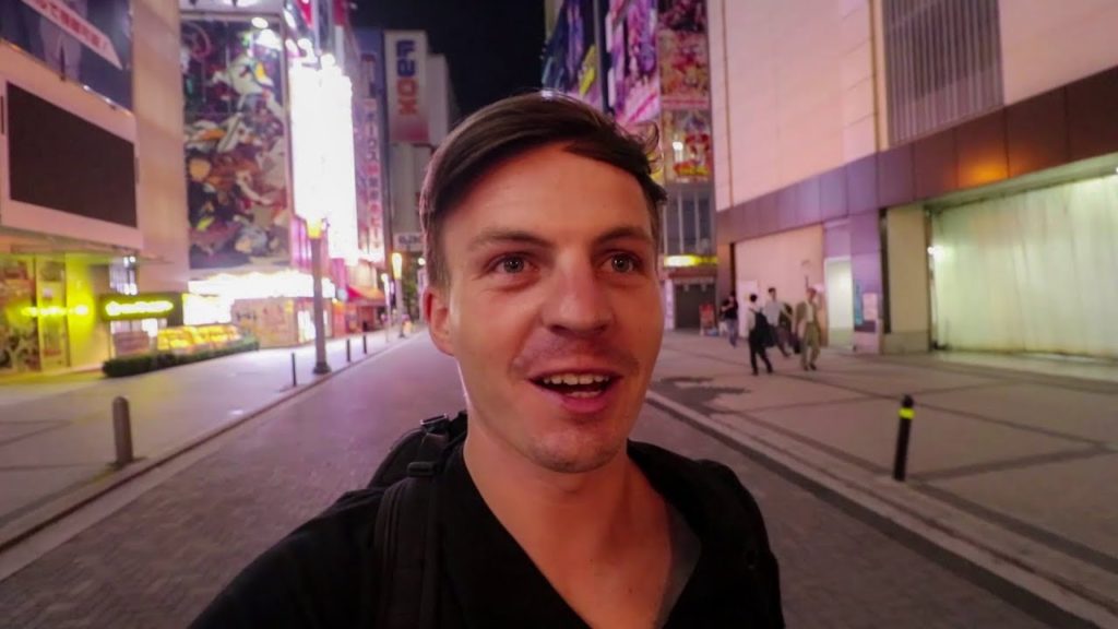 FIRST DAY IN TOKYO - Akihabara, Street Food & £50/Night Hostel