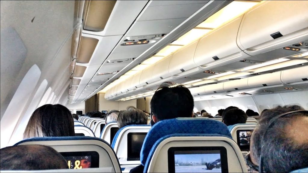 CATHAY DRAGON A330 FLIGHT REVIEW | KA803 Shanghai to Hong Kong