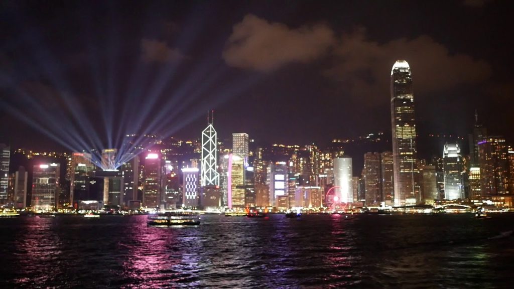 香港 シンフォニー・オブ・ライツ 香港の活気を感じるイルミネーションショー