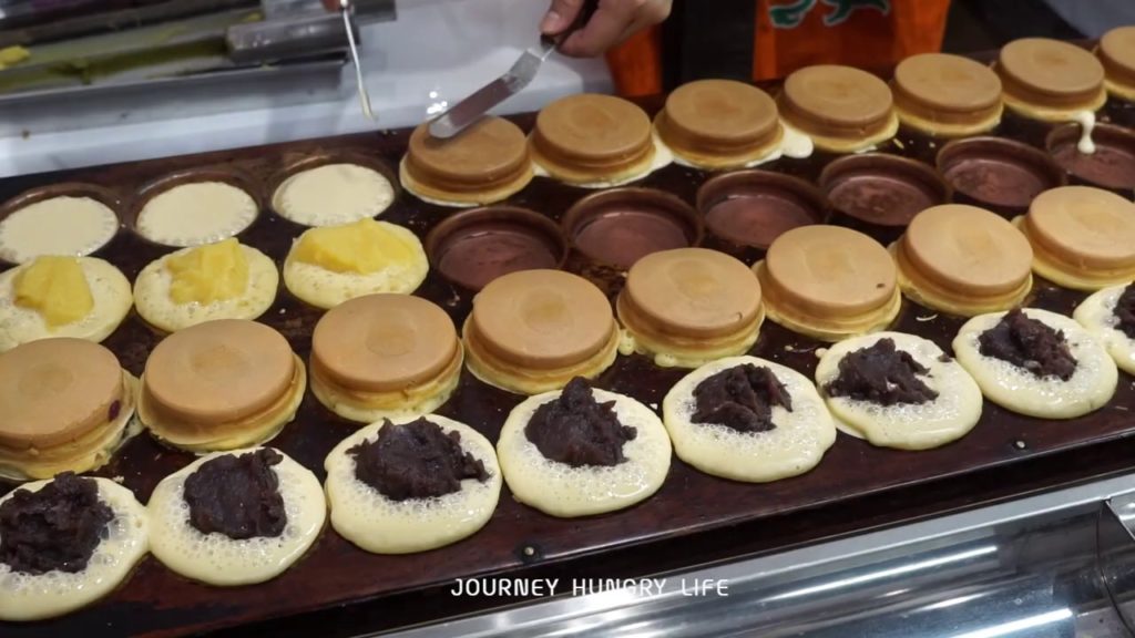 OBANYAKI or IMAGAWAYAKI（大判焼き・今川焼き）- Japanese street food in Bangkok, Thailand