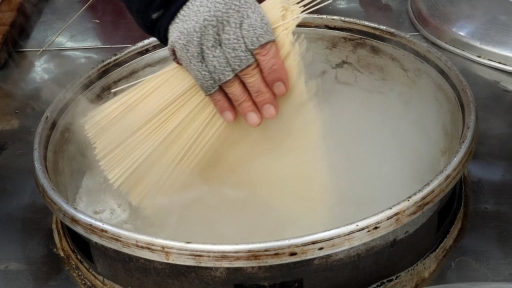 3천원짜리 (국수 + 김밥) 세트 / korean traditional noodles / korean street food