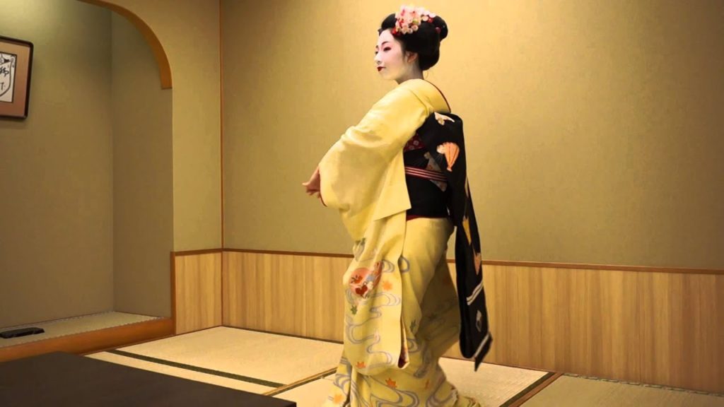 Geiko dance in Kyoto Geiko dance in Kyoto