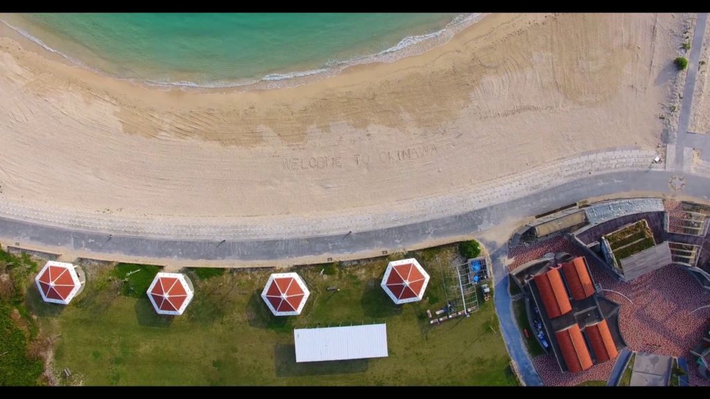[4K]さんさんビーチ「WELCOME TO OKINAWA」ドローン空撮　 Okinawa Drone Footage 　　 動画　素材　観光