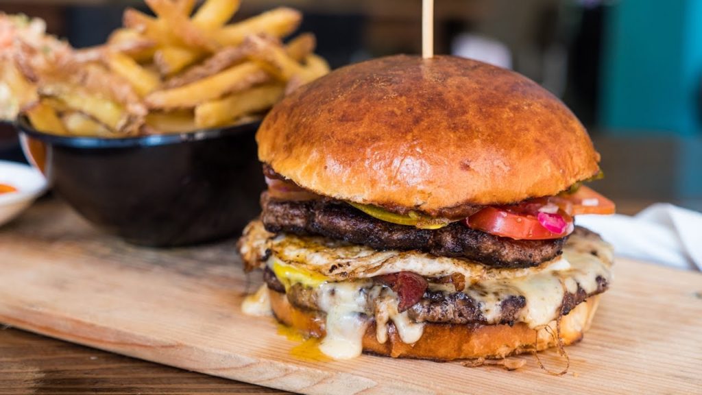 Bhutan Travel and Food - HUGE Burger in Thimphu! (Day 4)