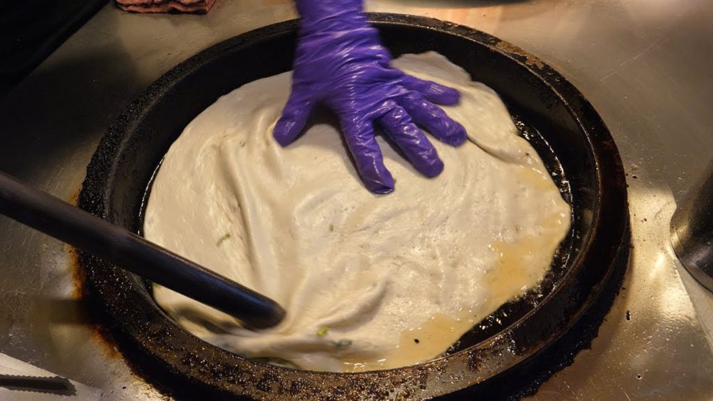 대만 쫄깃한 팬케이크 taiwan style pancakes - taiwanese street food