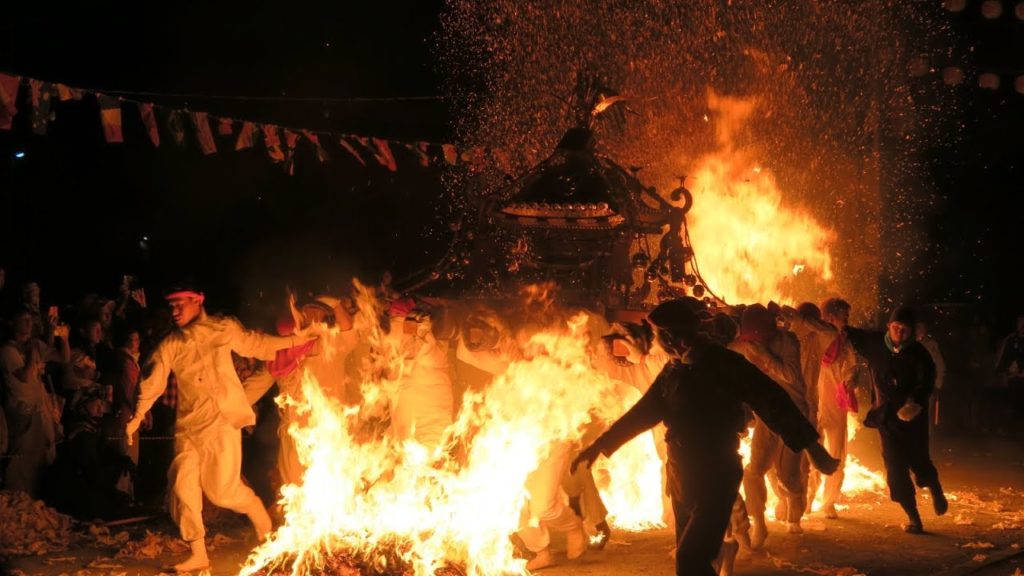 Japan’s Fire Walkers: The Fire Festival of Bikuni in Hokkaido | 美国の火祭り