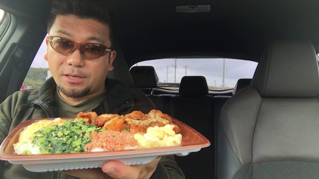 アキーラさん堪能！沖縄県のローソンの「うちなー弁当」セブンイレブンはないの？