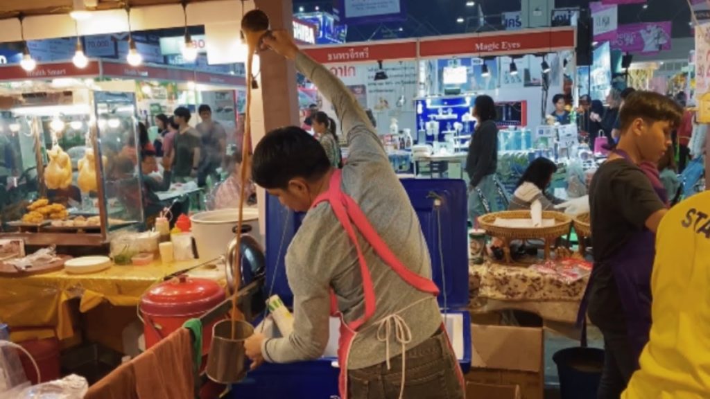 Muangthong Thani Floating market  | Thai Street Food