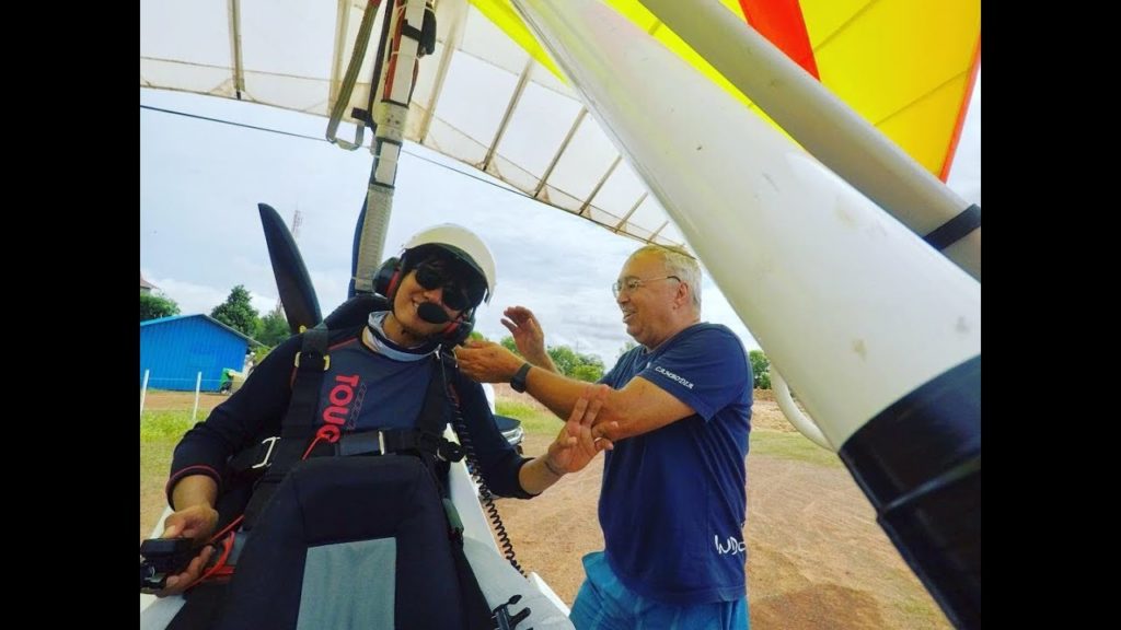 ជិះម៉ាស៊ីនហោះខ្នាតតូច Microlight Flight Around Angkor Part 1
