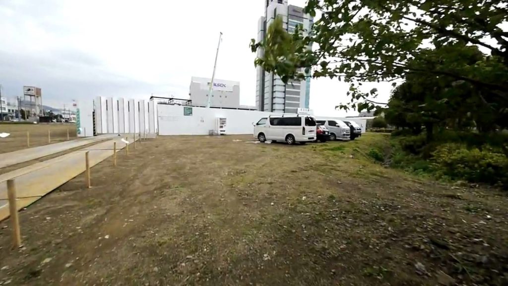 Walking around 1/1 scale GUNDAM in Shizuoka -Construction has begun-