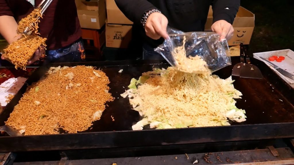 Japanese festival – Street Food Jumbo fried noodles etc 日本 お祭りの屋台 Japanese festival - Street Food Jumbo fried noodles etc 日本 お祭りの屋台