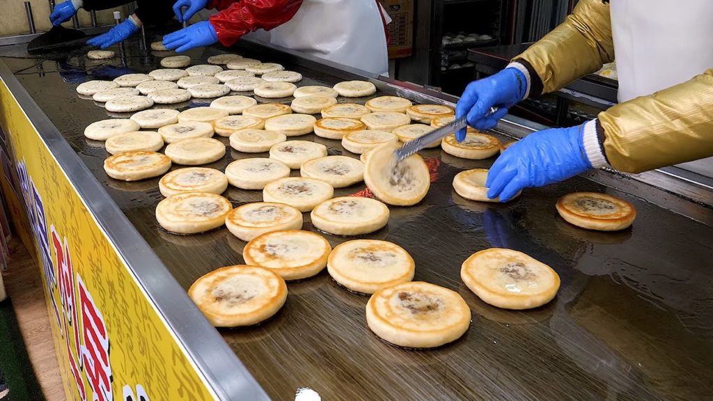Giant Iron plate Hotteok - Korean street food