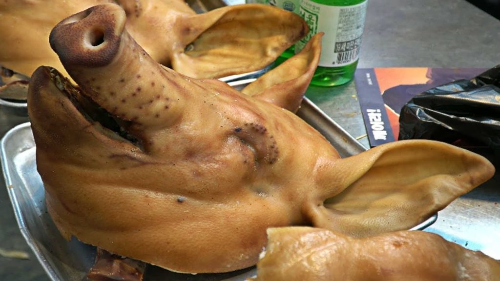 Korean Street Food - Pig Head :: Pork Soup